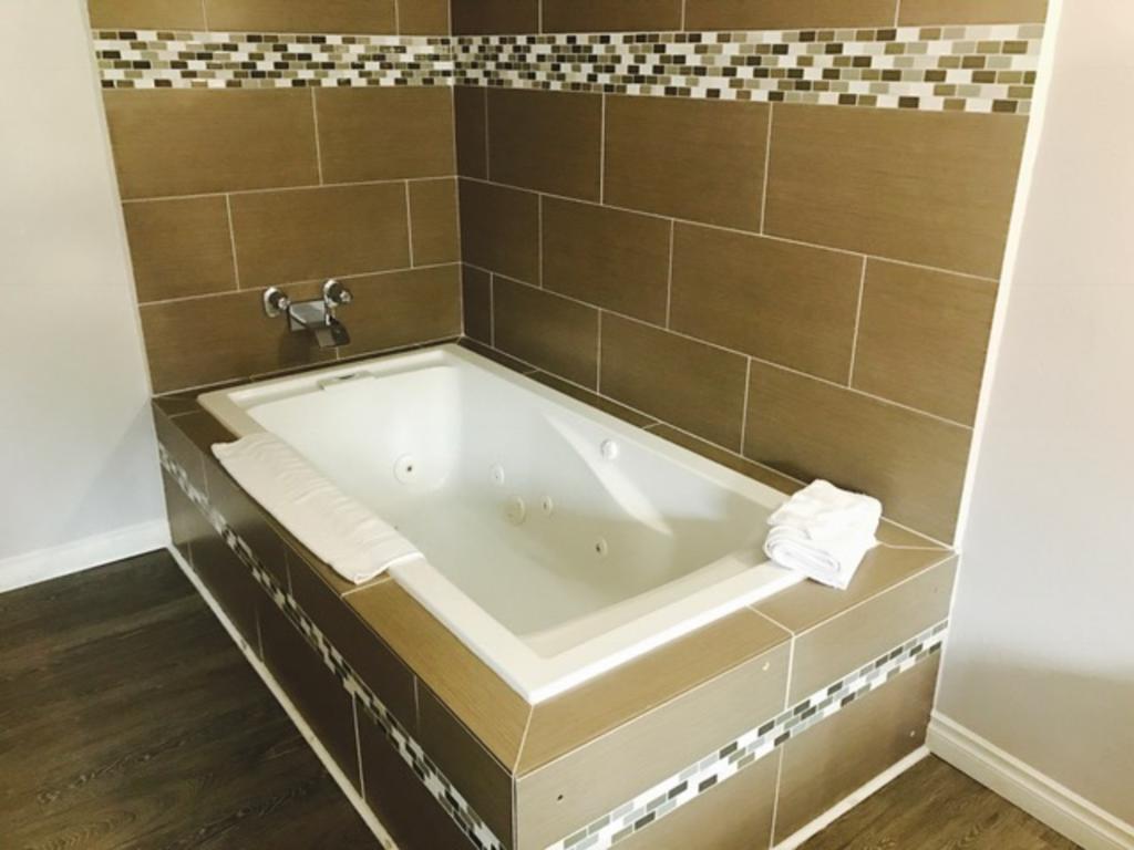 Kings Row Inn Milwaukie Exterior foto